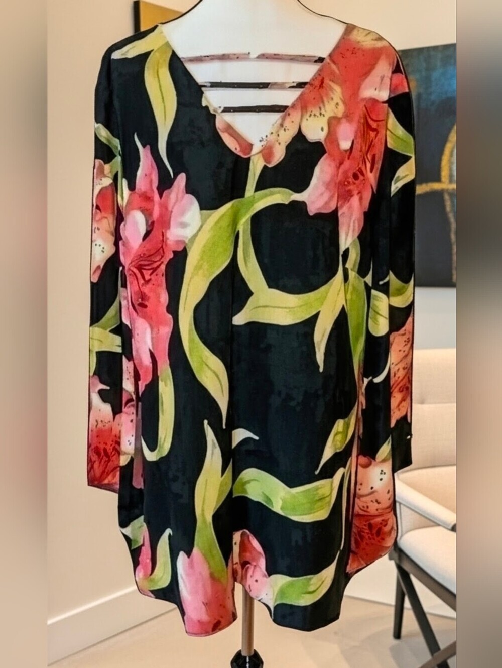 846. Russell Kemp NY Bold Lily Floral Tunic Blouse Strap V-Neck Top Plus Size 2X
